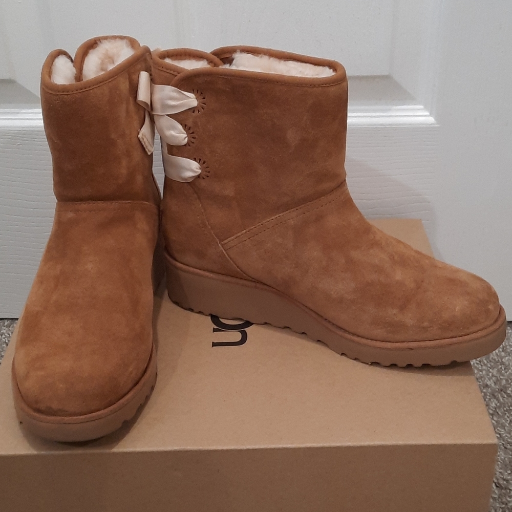 Ugg Drew Sunshine Perf Boot
